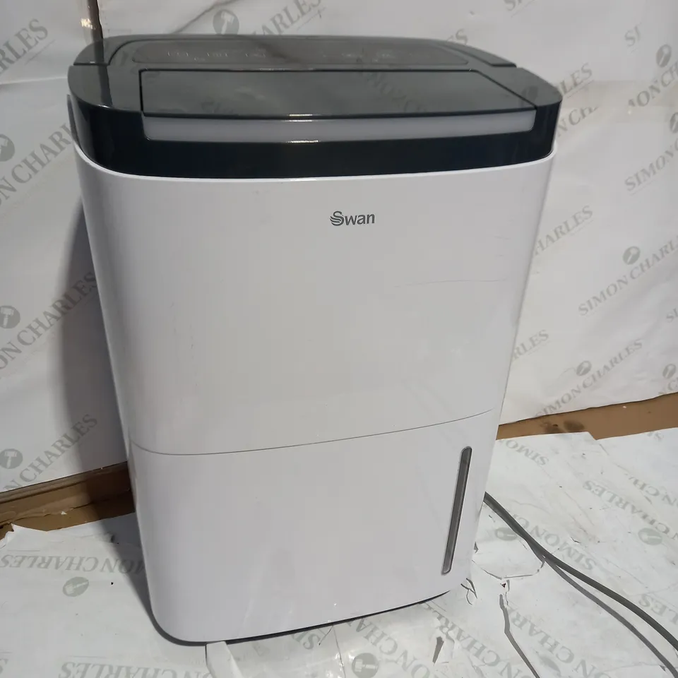 SWAN 20L DEHUMIDIFIER RRP £199.99