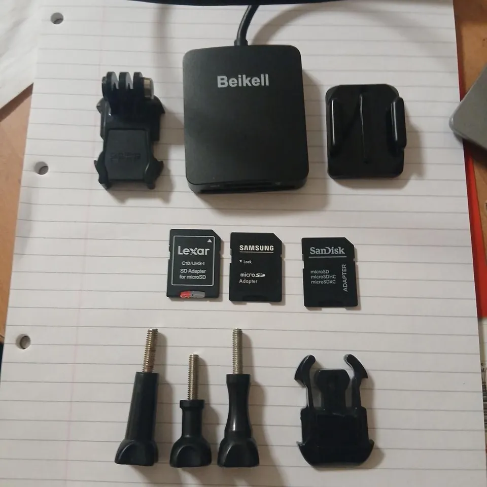 GOPRO ACCESSORIES BUNDLE INCLUDING BEEKELL CHARGING HUB, MOUNTS AND MEMORY CARDS