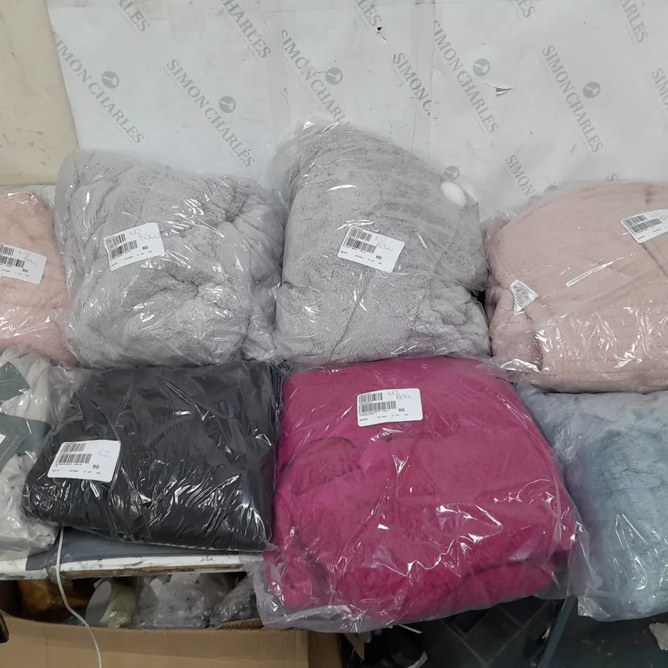 BOX OF APPROXIMATELY 10 ASSORTED BAGGED PIECES OF CLOTHING IN VARIOUS STYLES, SIZES, AND BRANDS 