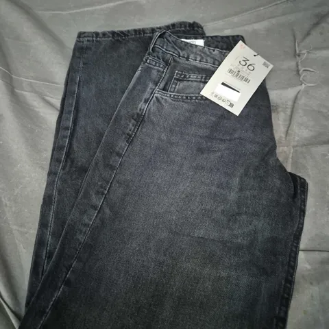 STR TEEN DARK WASH JEANS SIZE 8