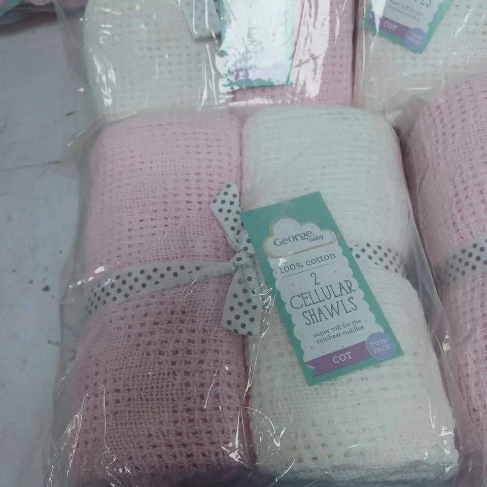 10 PACKS OF 2 CELLULAR SHAWLS PINK AND WHITE