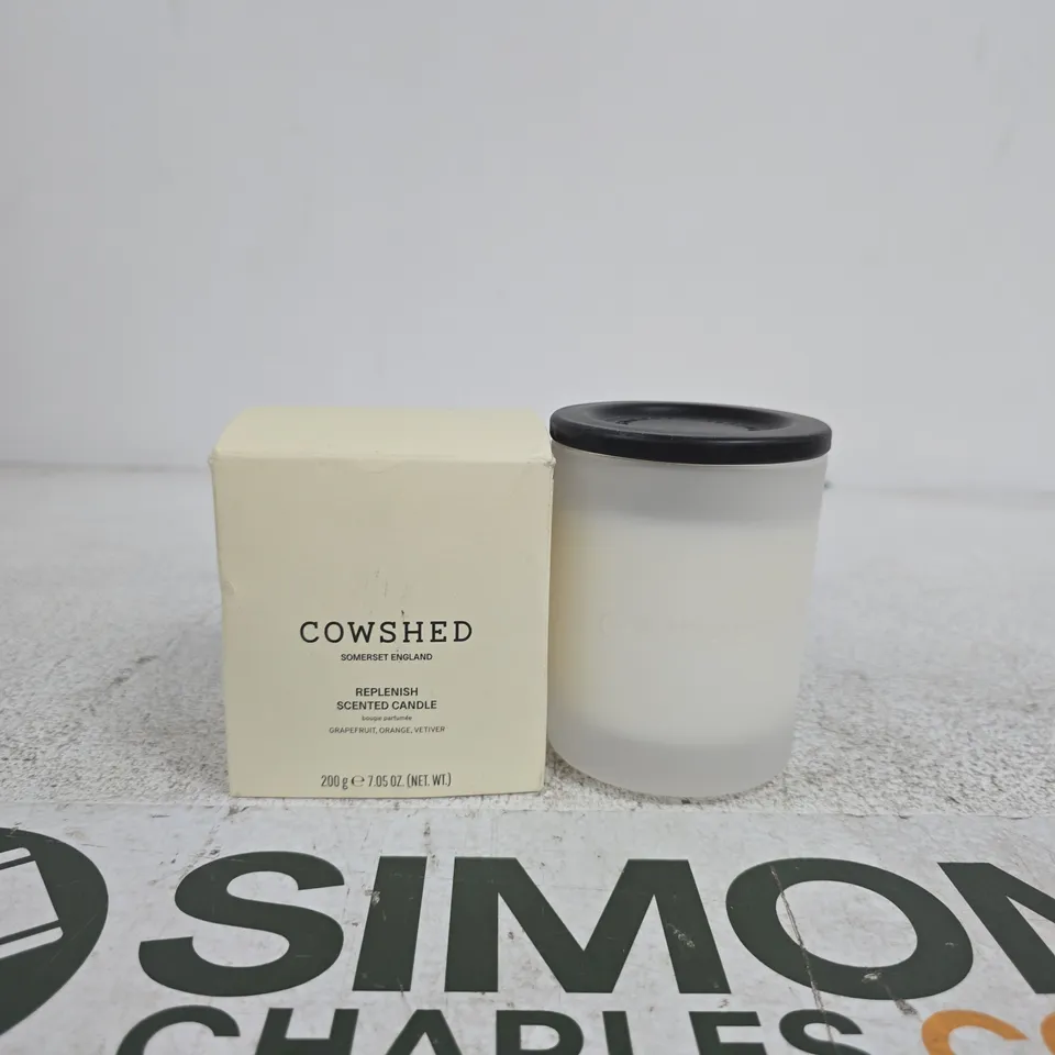 COWSHED REPLENISH SCENTED CANDLE – 200G, GRAPEFRUIT, ORANGE & VETIVER