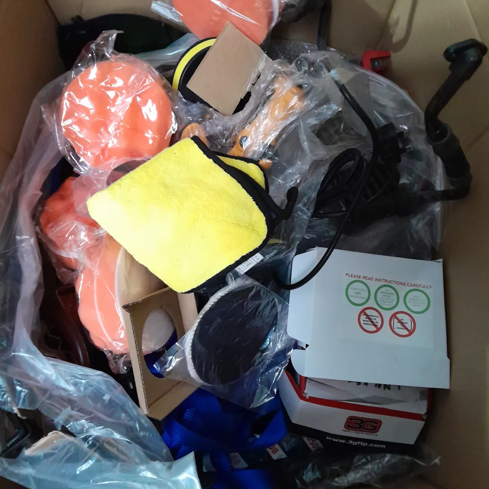 BOX OF ASSORTED CAR ITEMS TO INCLUDE HELMETS - CLEANING SOLUTIONS - TOOLS - COLLECTION ONLY  