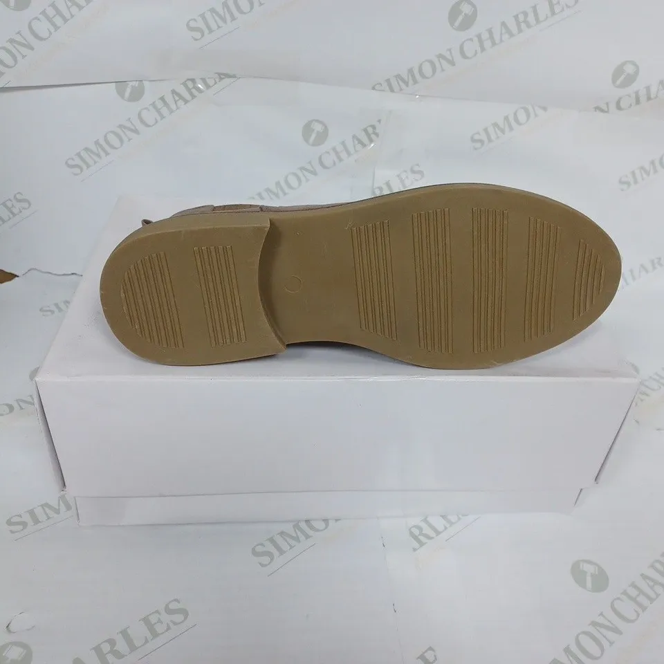 BOXED MARSH MICROSUEDE SHOES IN TAUPE SIZE 10