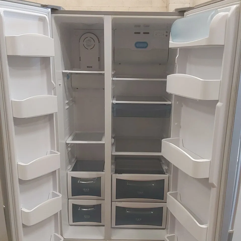 DAEWOO FRS-U201AI AMERICAN STYLE FRIDGE FREEZER