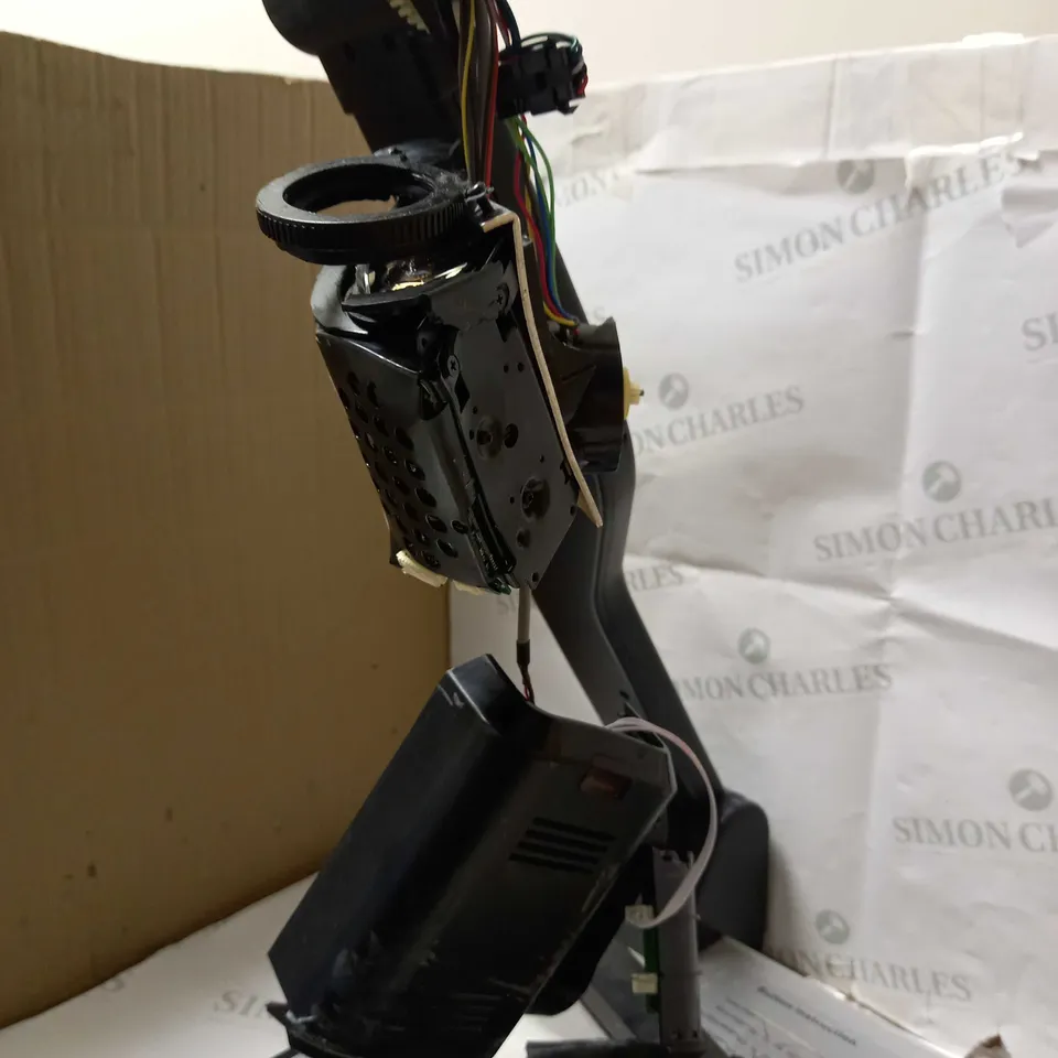 GENEE VISION 6100 DIGITAL VISUALISER PROJECTOR 