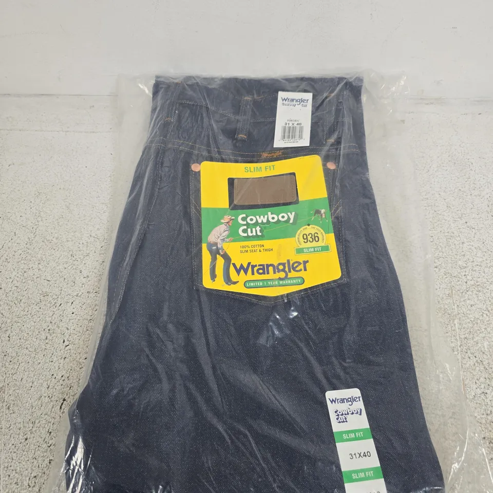 WRANGLER COWBOY CUT SLIM FIT JEANS – MEN’S 31 X 40 (W31 X L40)