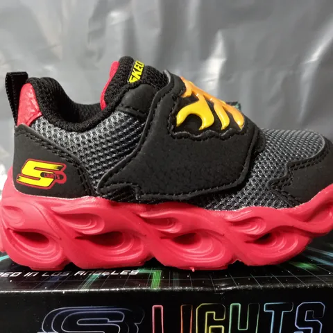 BOXED PAIR OF SKECHERS LIGHTS VELCRO TRAINERS IN BLACK/RED - KIDS UK 5