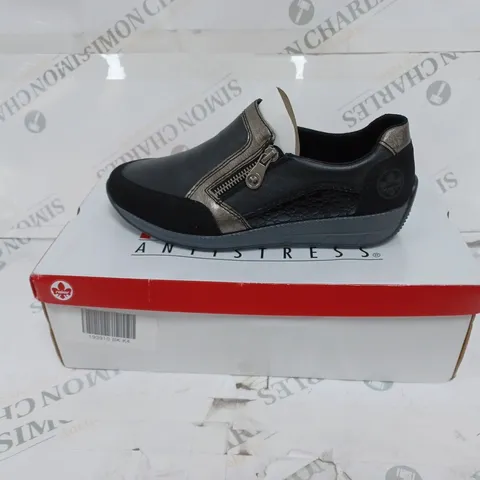 BOXED RIEKER BLACK WIDEZIP TRAINERS- SIZE 4 