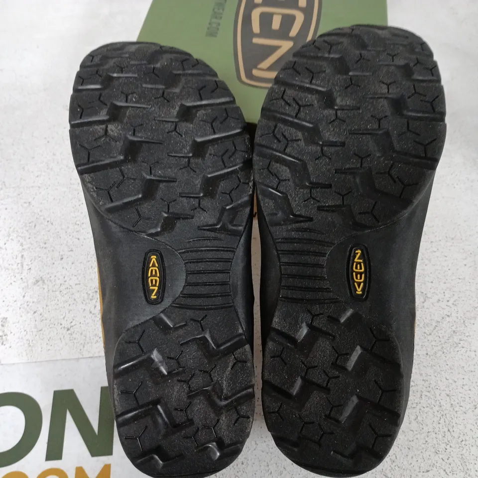 BOXED PAIR OF KEEN MENS JASPER SHOES IN BROWN - UK 7