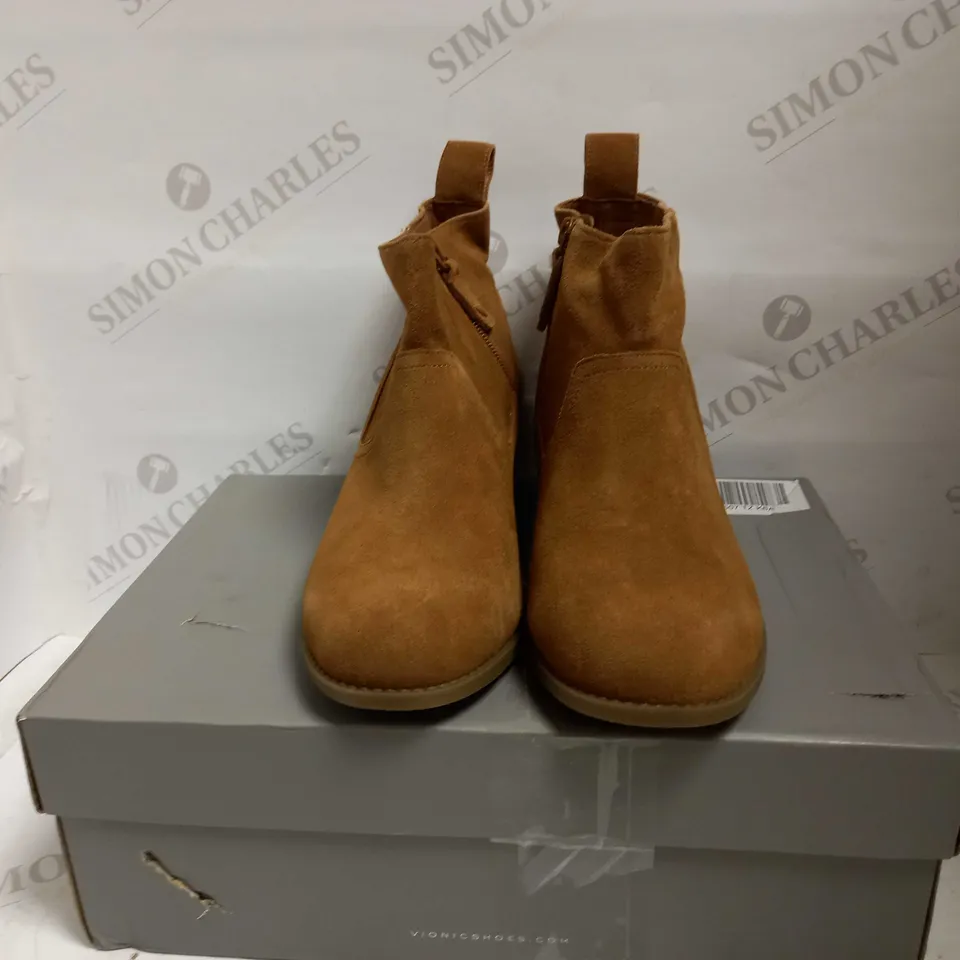 VIONIC VERA ANKLE BOOTS SIZE 6.5