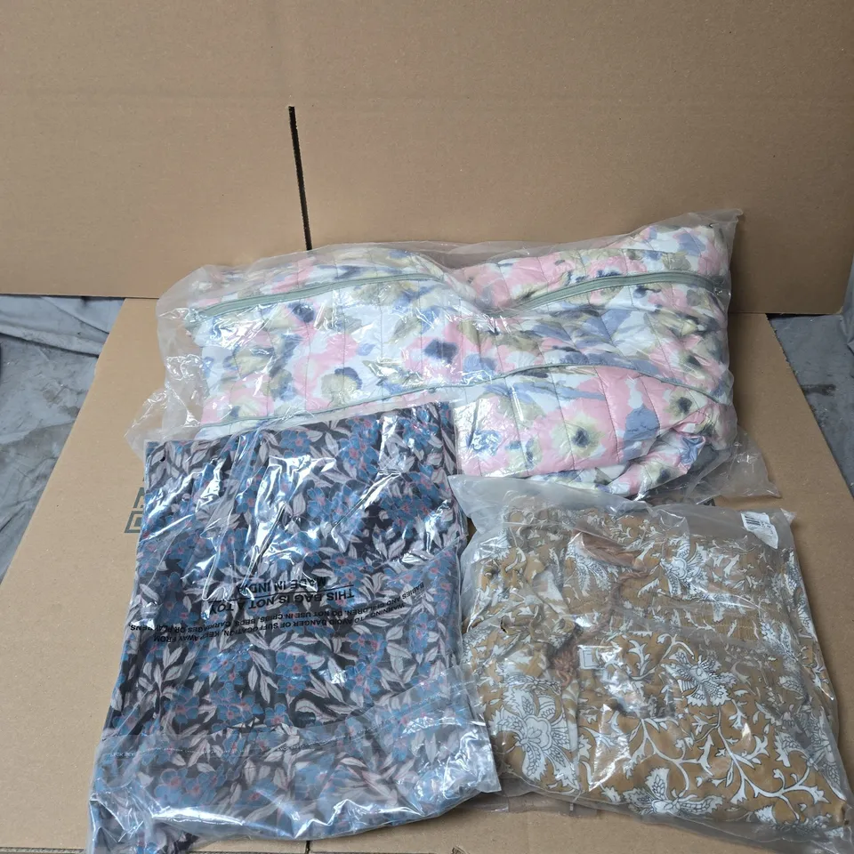 BOX OF APPROXIMATELY 20 X ASSORTED CLOTHING ITEMS TO INCLUDE TAMSY FLORAL PATTERN COAT ETC