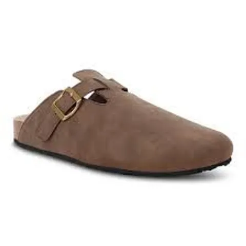 BRAND NEW REGATTA KABER SHOES IN PEAT - UK 10