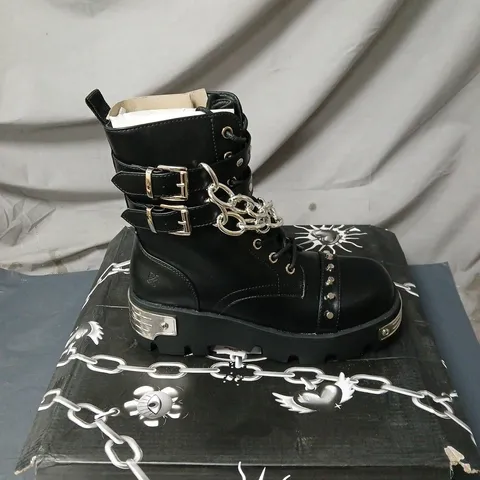 KOI SHACKLED SHADOWS HEAVY DUTY CHAIN BIKER BOOTS BOXED SIZE 37