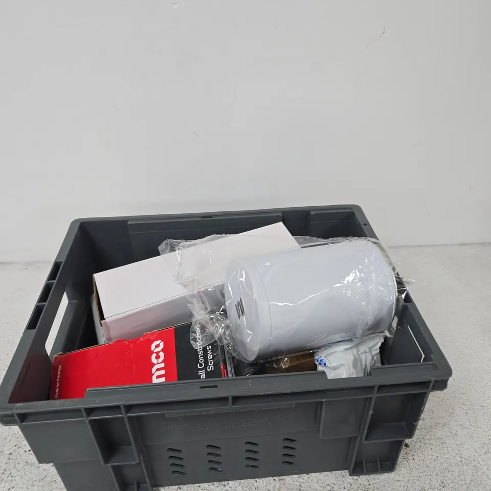 APPROXIMATELY 15 ASSORTED ITEMS INCLUDING A MYOTA TIN, A MYOTA WATER BOTTLE AND TIMCO DRYWALL CONSTRUCTION SCREWS