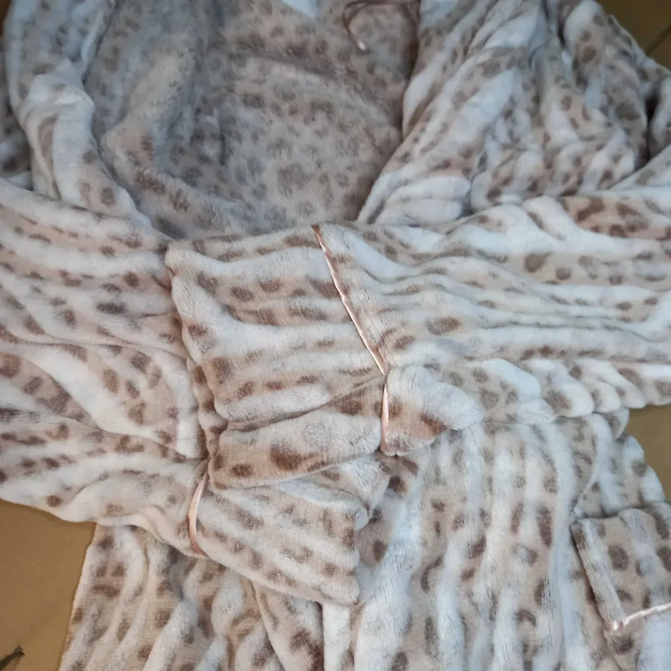 PRIMARK SOFT LONG LENGTH DRESSING GOWN - SMALL