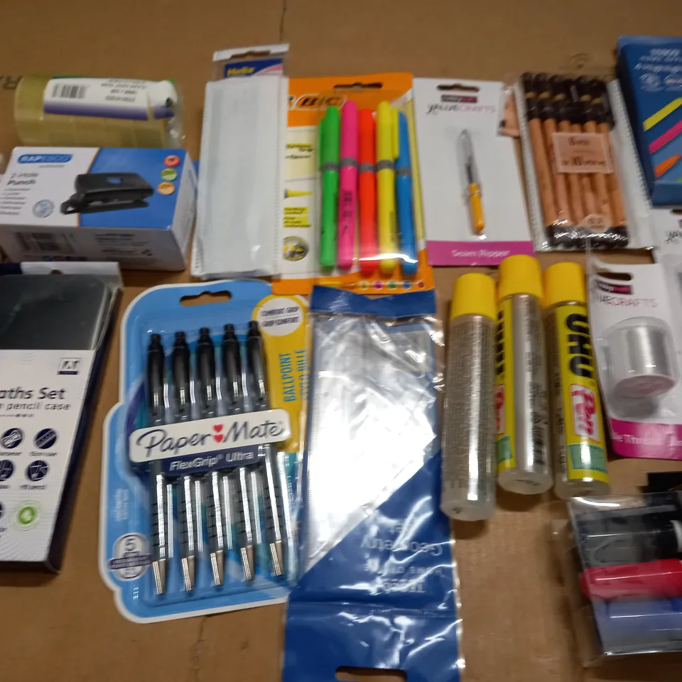 LOT OF ASSORTED STATIONARY AND CRAFT ITEMS