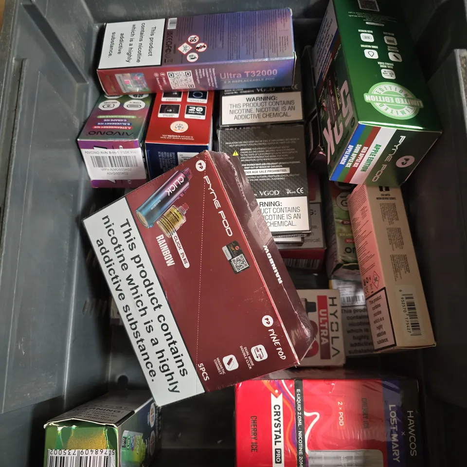 LOT OF APPROXIMATELY 15 ASSORTED ELECTRONIC CIGARETTE ITEMS TO INCLUDE OXVA XLIM SQ PRO 2, ELFBAR 4-IN-1 PODS AND HYOLA ULTRA POD