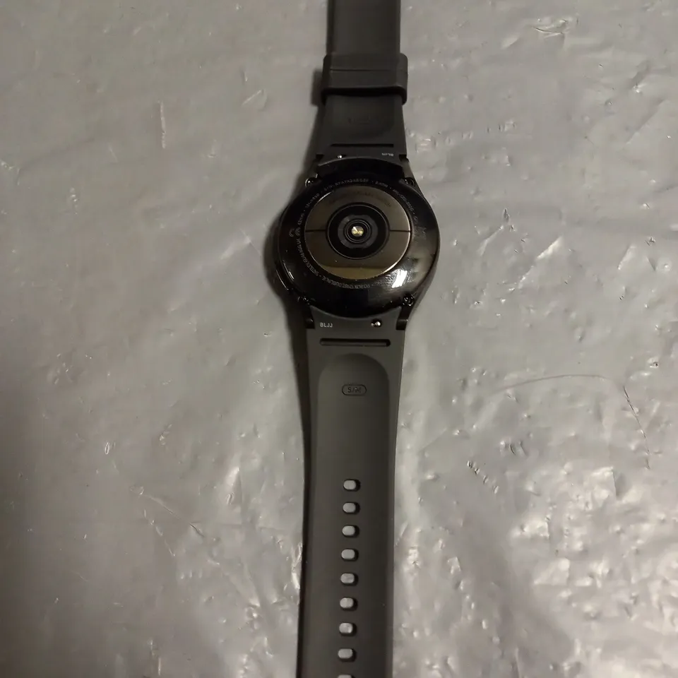 SAMSUNG GALAXY WATCH 4