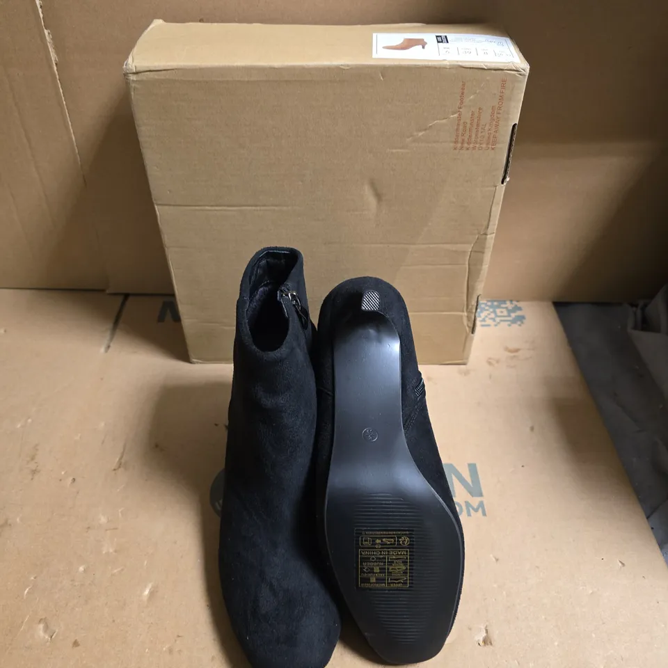 WOMEN'S BLACK SUEDE ANKLE BOOT WITH ZIP – HEELED - uk size 6