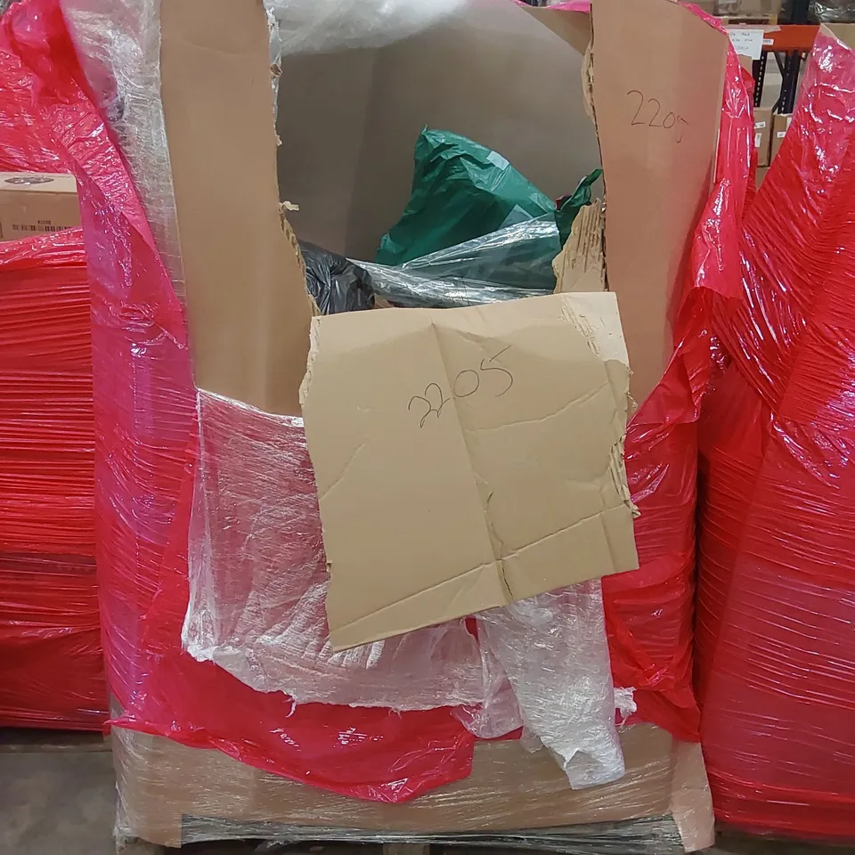 PALLET OF ASSORTED HOUSEHOLD ITEMS AND CONSUMER PRODUCTS TO INCLUDE; STORAGE UNIT, DRESS MIRROR, VACUUM CLEANER ETC