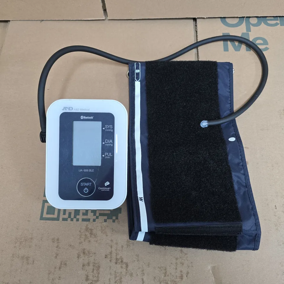 A&D DIGITAL BLOOD PRESSURE MONITOR 