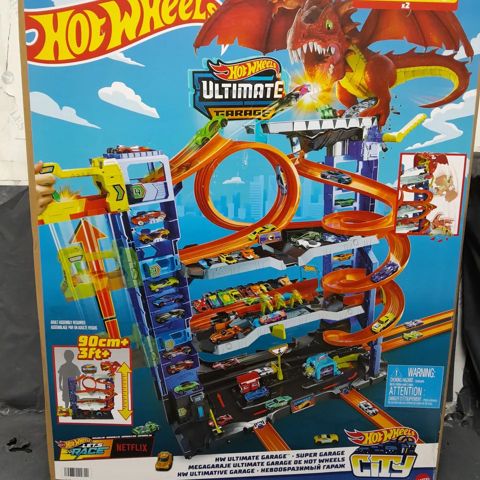 BOXED HOT WHEELS CITY ULTIMATE GARAGE PLAYSET