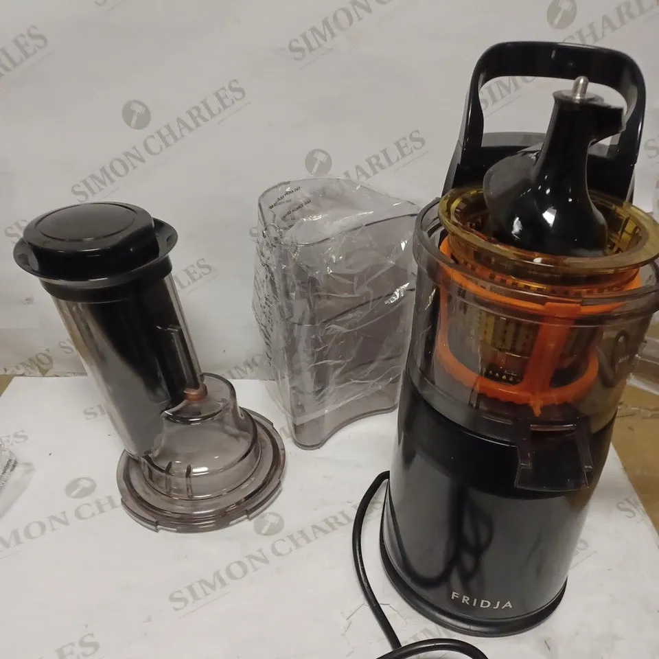 FRIDJA MASTICATING JUICER - BLACK (F1900)