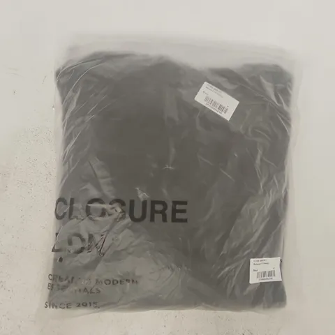 BAGGED CLOSURE RELAXED FIT HOODY IN BLACK SIZE MEDIUM