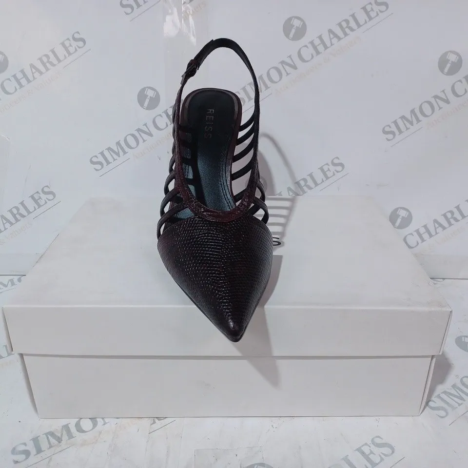BOXED PAIR OF REISS DAPHNE SLINGBACK HEELS IN POMEGRANATE SIZE 6