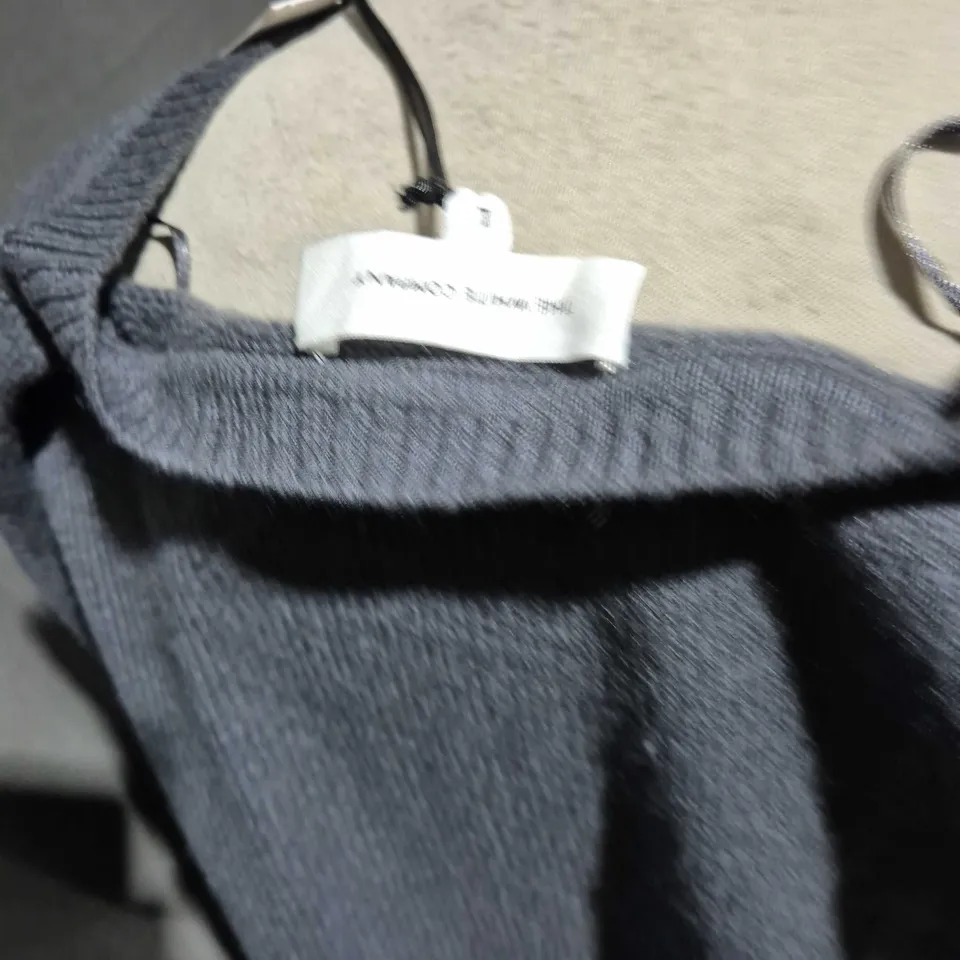 GREY KNIT SWEATER – WOMEN'S, CREW NECK L