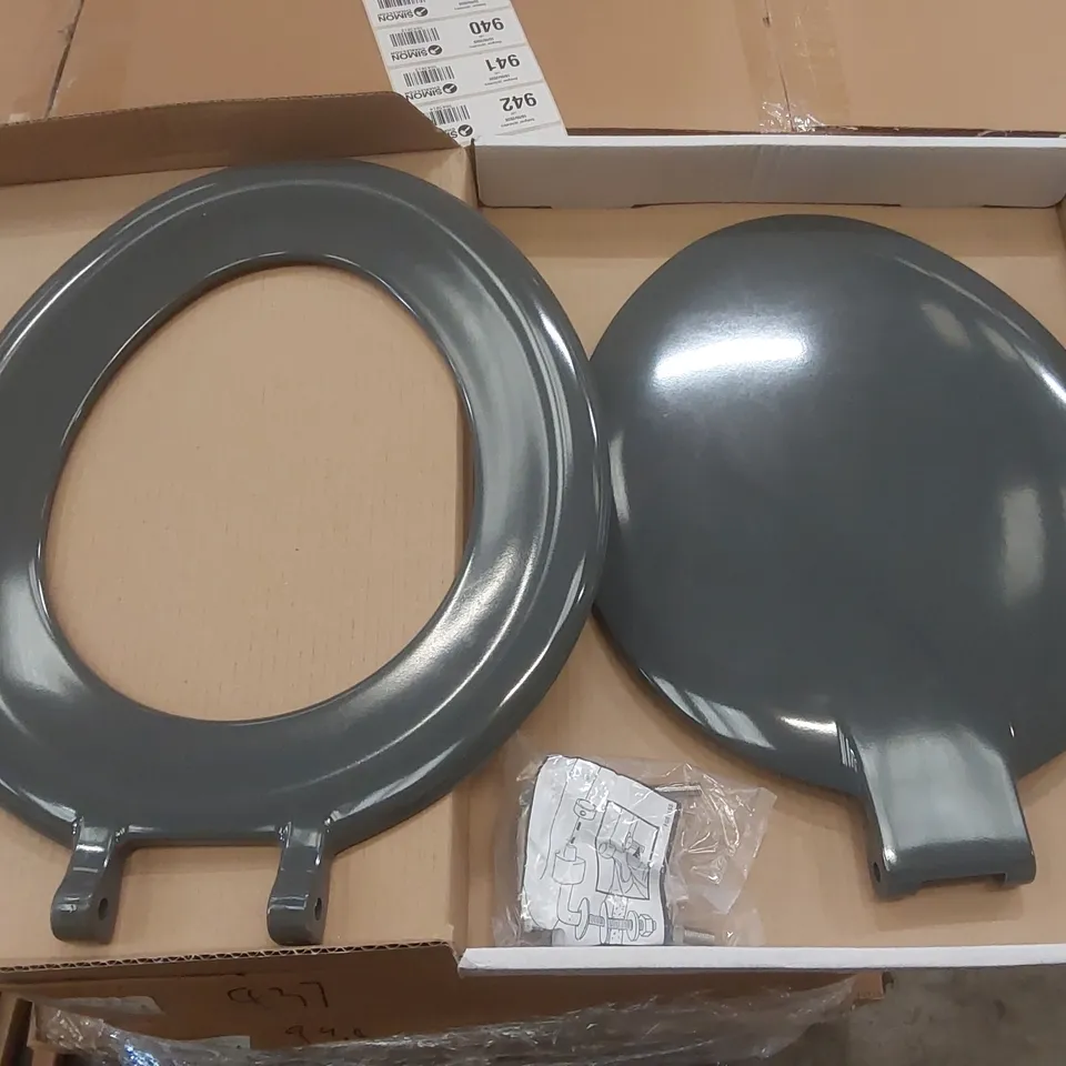 BRAND NEW BOXED LECICO RING TOILET SEAT WITH LID - BASALT GREY