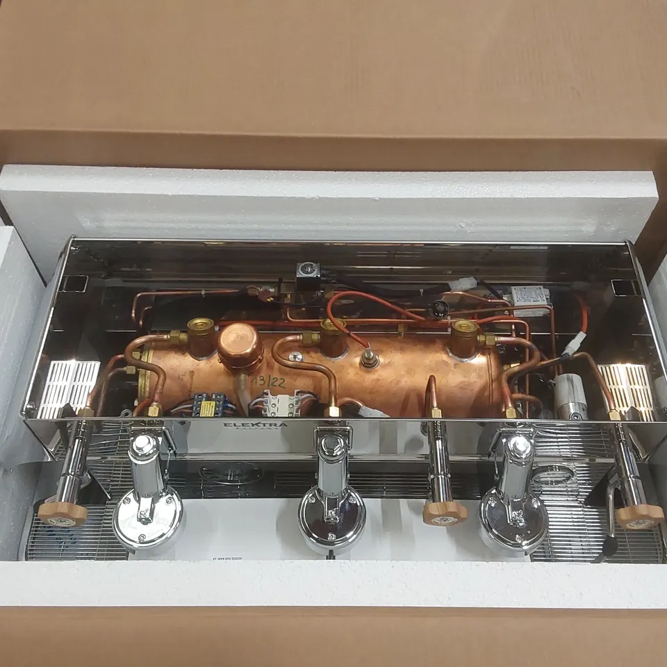 BRAND NEW BOXED ELECTRA BARLUME ESPRESSO 3-GROUP COMMERCIAL COFFEE MACHINE