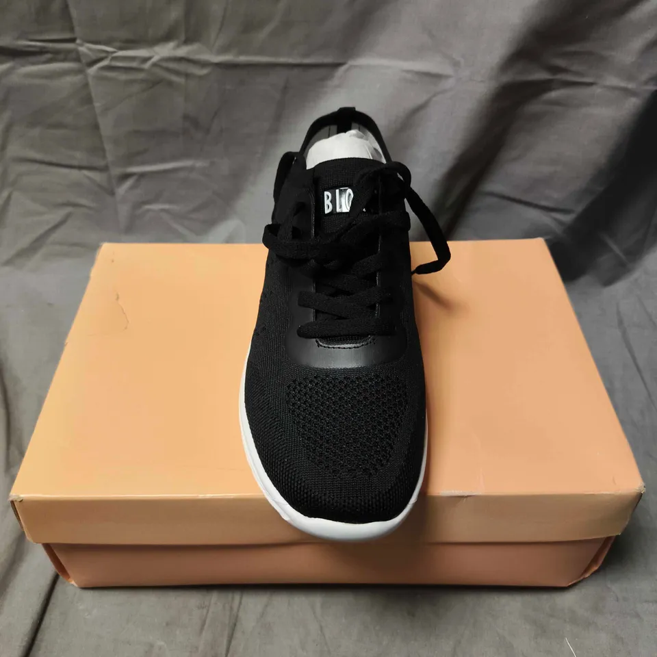 BLOCH BLOCH OMNIA DANCE TRAINERS IN BLACK - 7