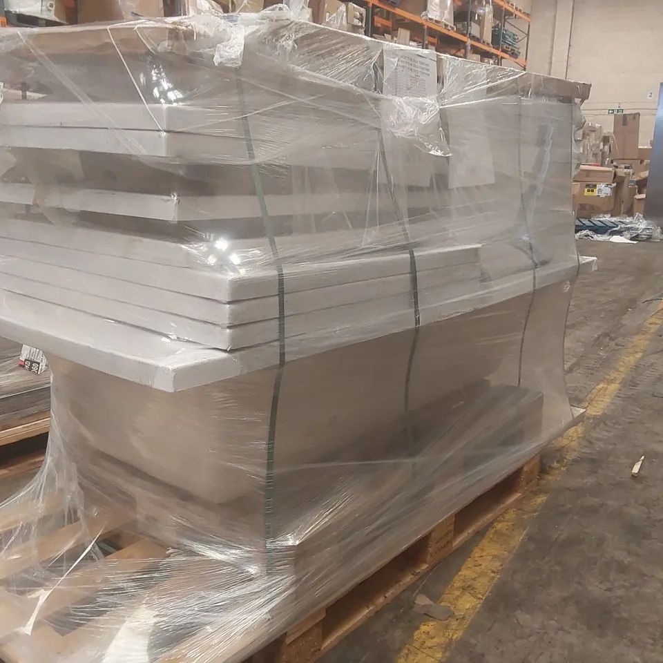 PALLET CONTAINING A VERY LARGE QUANTITY OF ASSORTED BATH TUBS INCLUDING: DURHAM SQUARE DOUBLE ENDED BATH 1700 X 700, HEREFORD SQUARE S/E BATH 1500 X 700 ECT