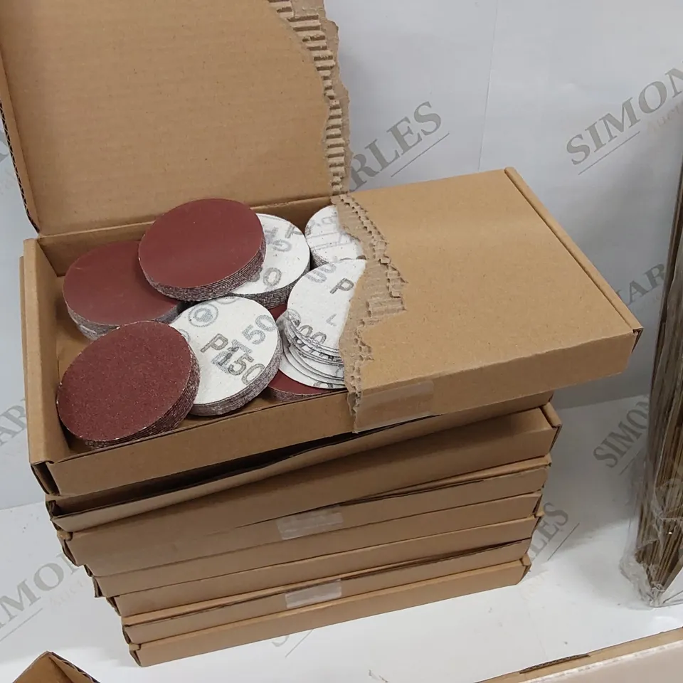 APPROXIMATELY 20 BRAND NEW ITEMS TO INCLUDE: DEAR STAPLER, RUG GRIPPERS, SHOULDER BAG HANDLE