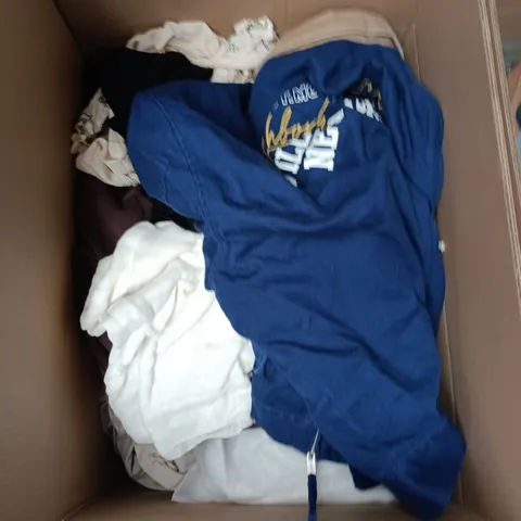 BOX OF APPROXIMATELY 20 ASSORTED CLOTHING TO INCLUDE: PRIMARK GREY TRACKIES