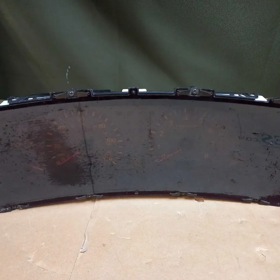 INSTRUMENT CLUSTER