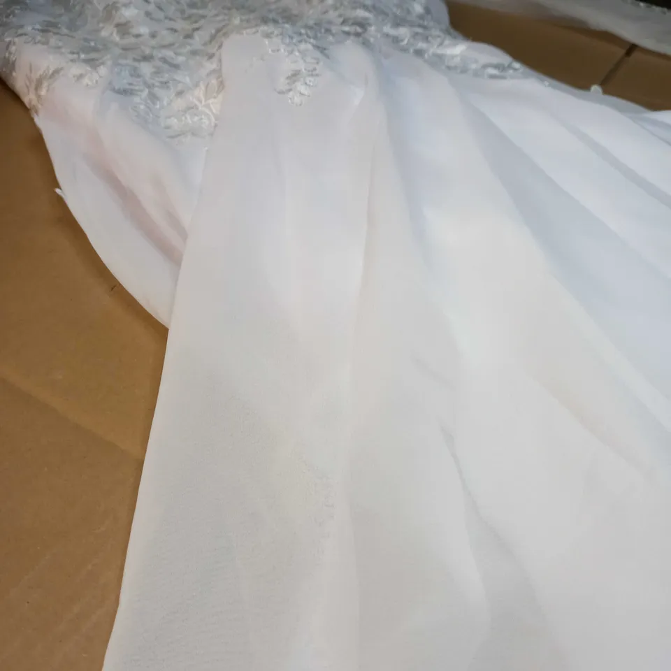 DESIGNER WHITE/LACE DETAILED WEDDING DRESS