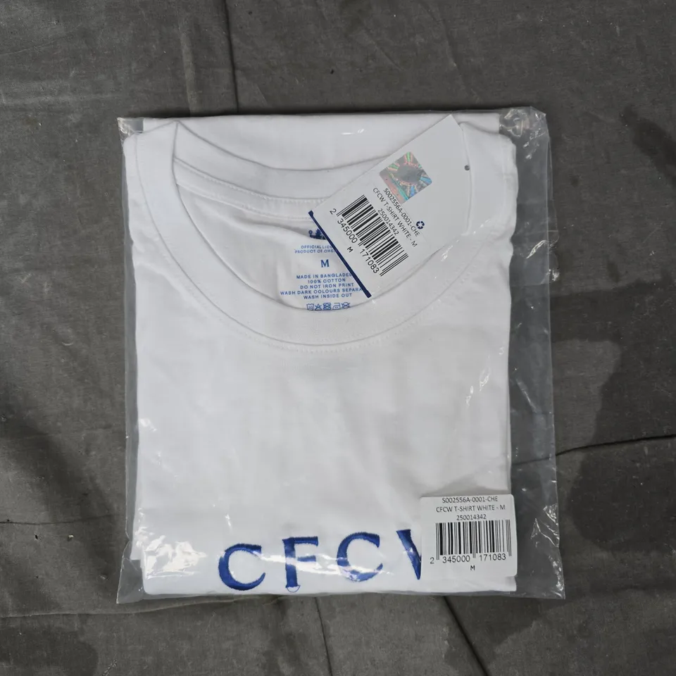 CHELSEA FOOTBALL CLUB T-SHIRT IN WHITE SIZE MEDIUM