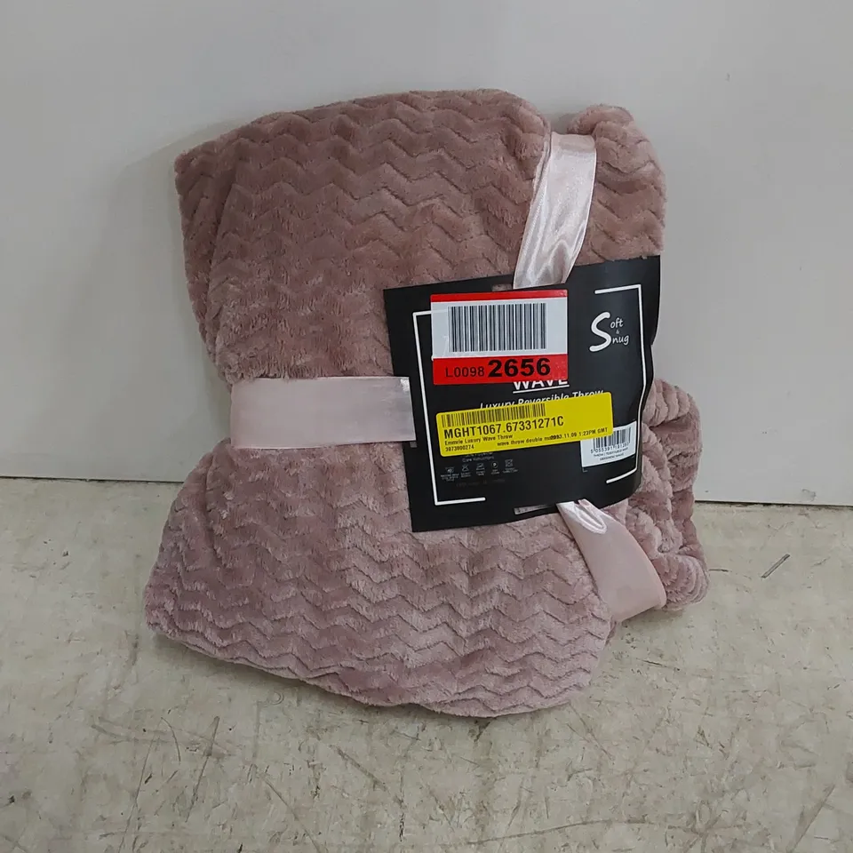 EMMRIE LUXURY WAVE THROW - MAUVE // 150 X 200cm