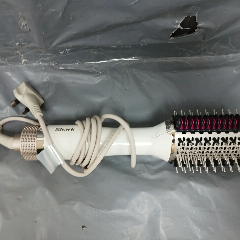SHARK SMOOTHSTYLE HEATED BRUSH & SMOOTHING COMB RRP £99.99