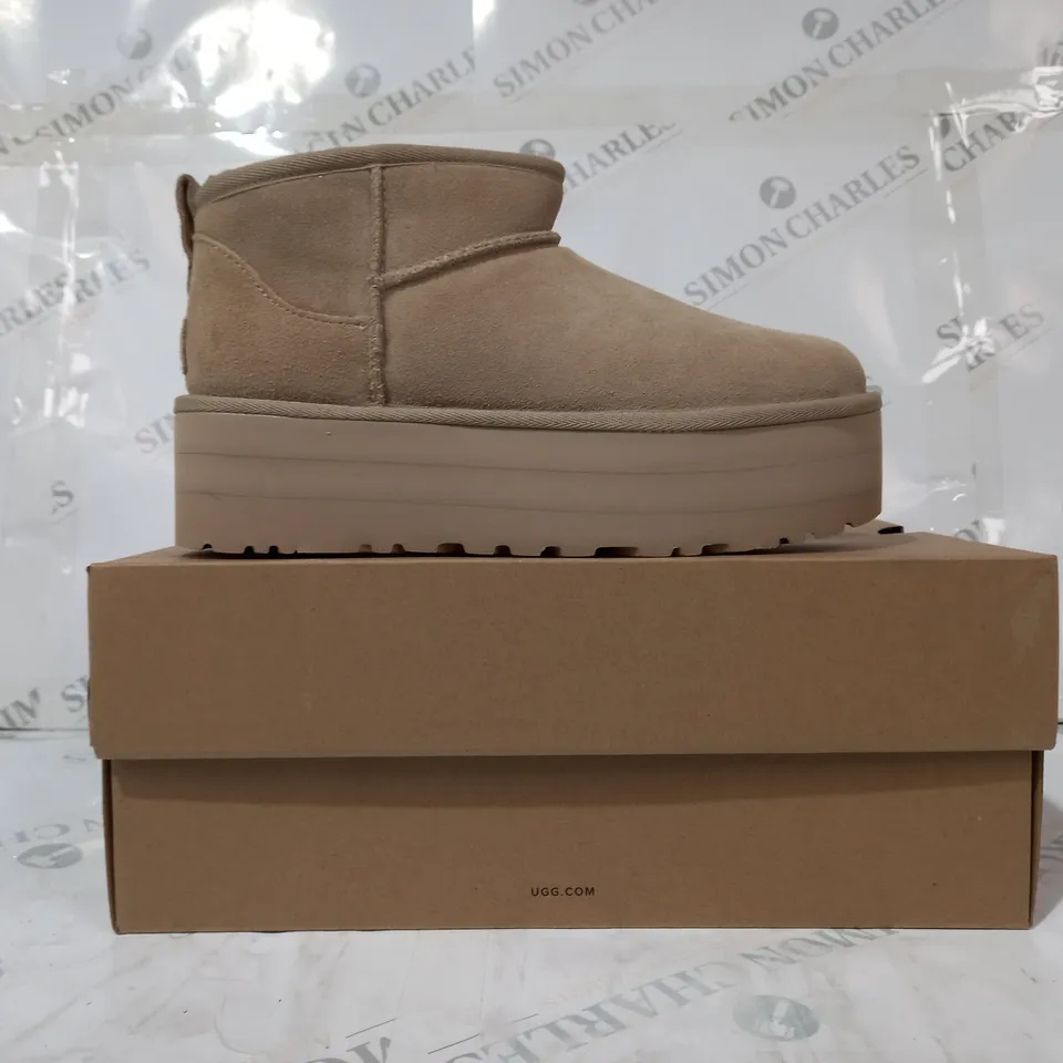 BOXED PAIR OF UGG CLASSIC ULTRA MINI PLATFORM SHOES IN TAN UK SIZE 6