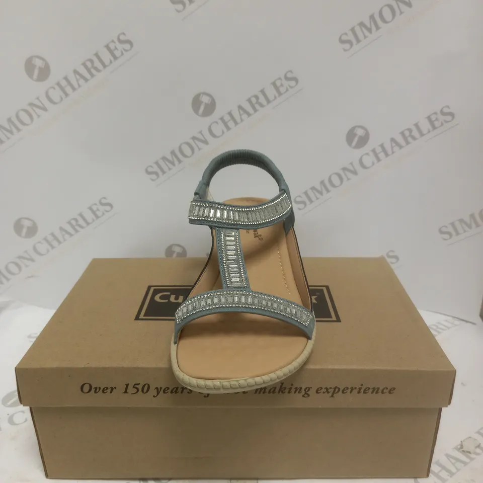 BOXED CUSHION WALK DIAMANTE T BAR SANDALS IN BLUE - SIZE 6 