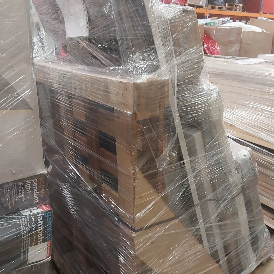 PALLET CONTAINING APPROXIMATELY 9x MIX STONE RESIN SHOWER TRAYS