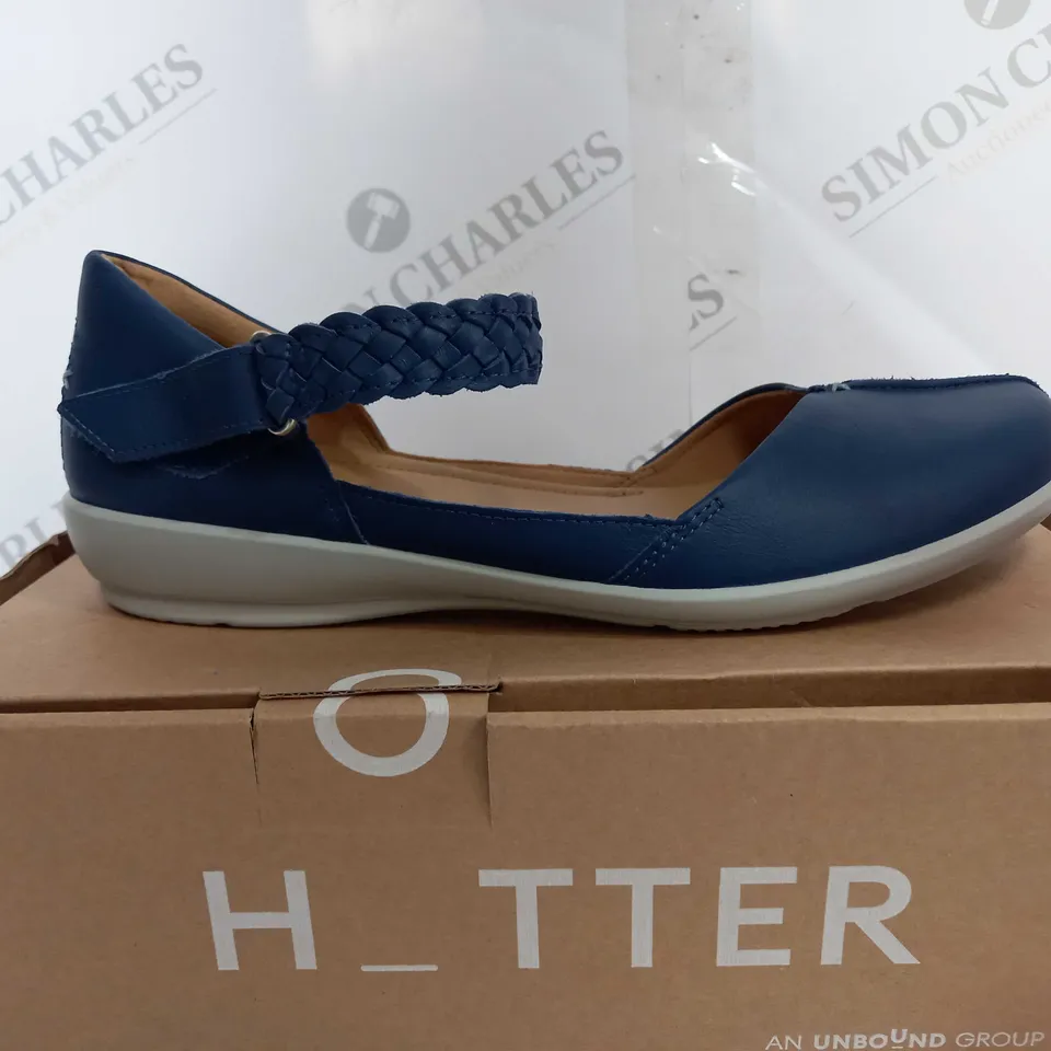 BOXED HOTTER LAKE WIDE BLUE SANDALS - UK 8