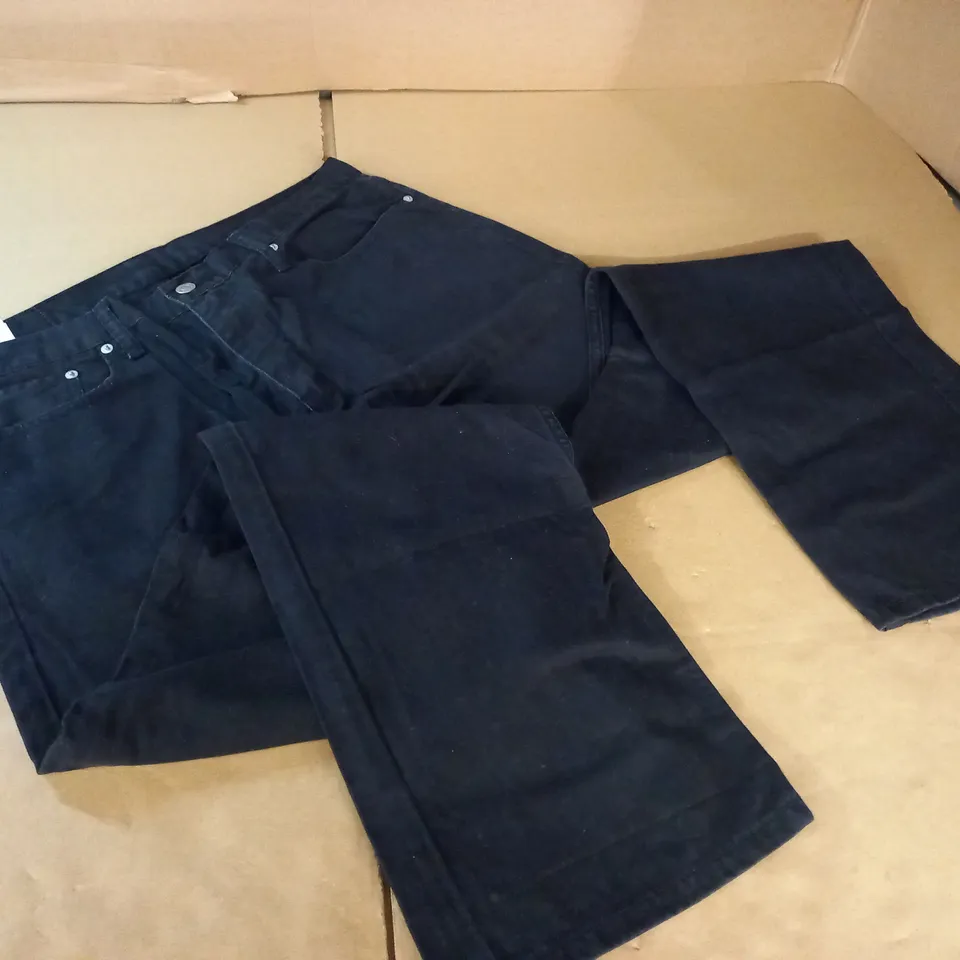 LEVIS BLACK JEANS - W36 L34