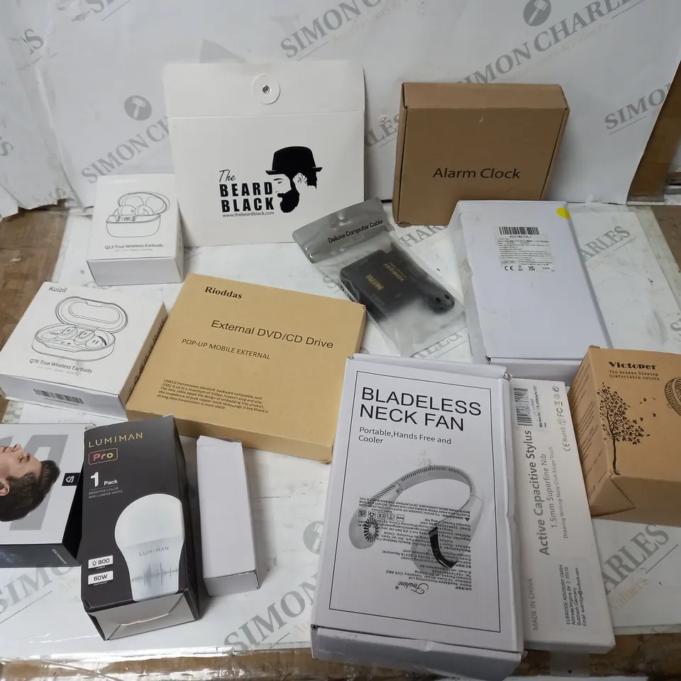 10 RANDOM ELECTRICAL ITEMS INCLUDING WIRLESS EARPHONES, IPAD STYLUS, NECK FANS, LIGHT BULBS