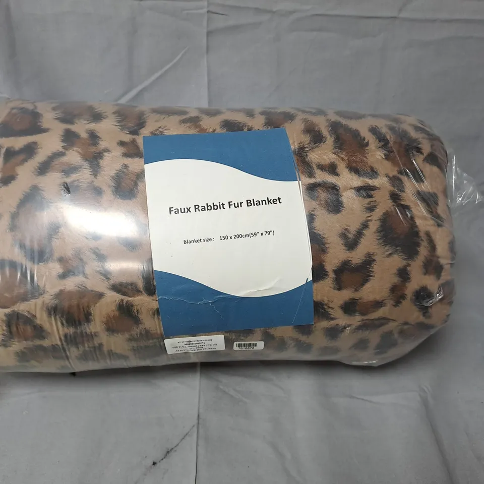FAUX RABBIT FUR LEOPARD PRINT BLANKET - SIZE 150CM X 200CM
