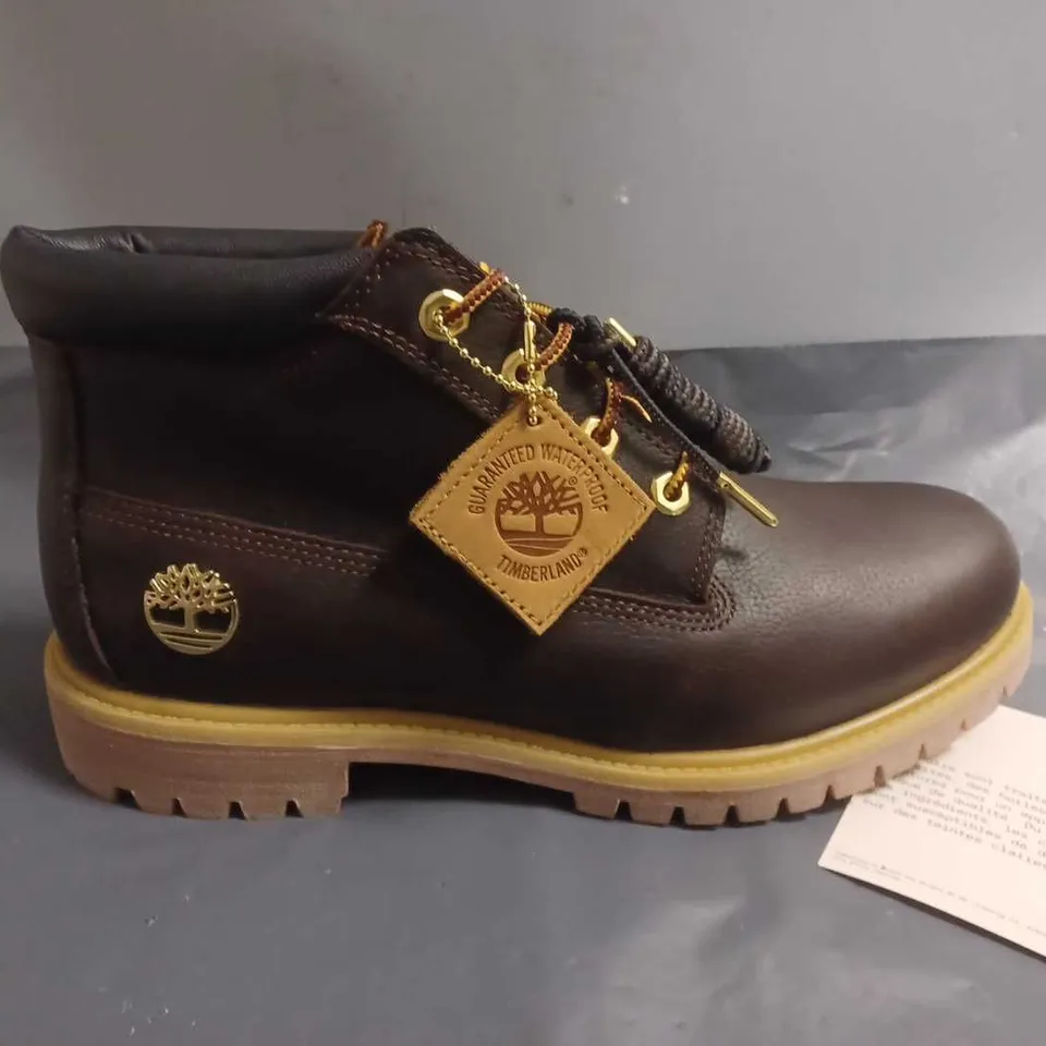 PAIR OF TIMBERLAND PREMIUM MID LC WATERPROOF BOOTS IN CHUKKA